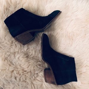 Madewell black suede booties